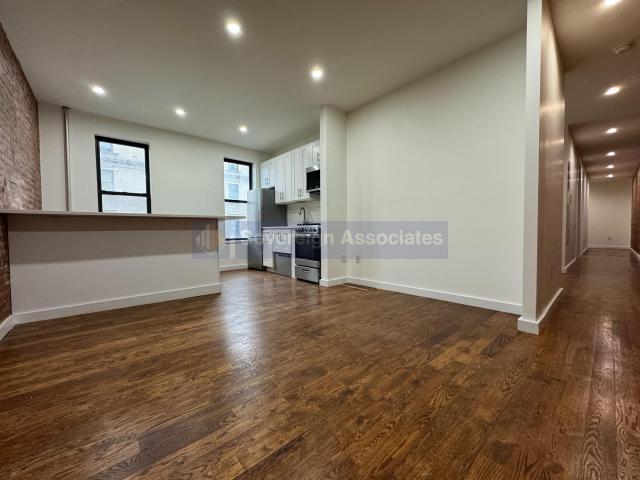 Foto principal - 5 bedroom in NEW YORK NY 10033