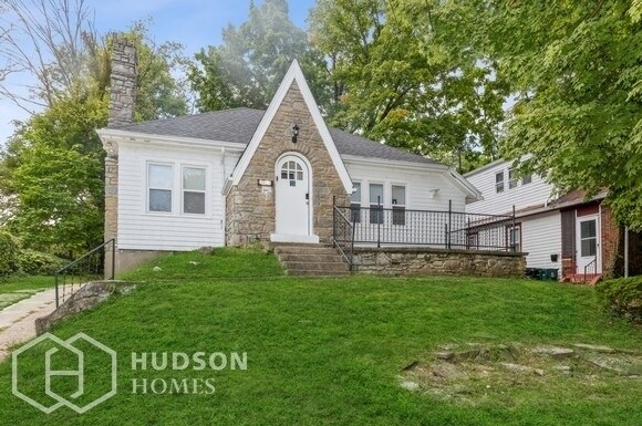 Building Photo - NOW AVAILABLE! - 6413 Plainfield Rd, Cinci...