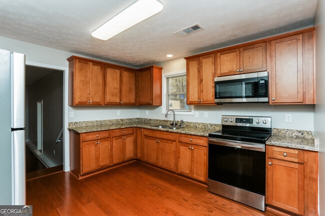 Foto del edificio - 1677 Pheasant Dr