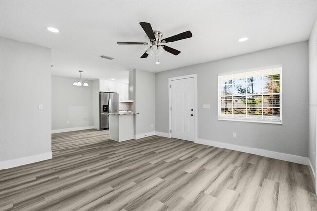 Building Photo - 123 Rae Dr