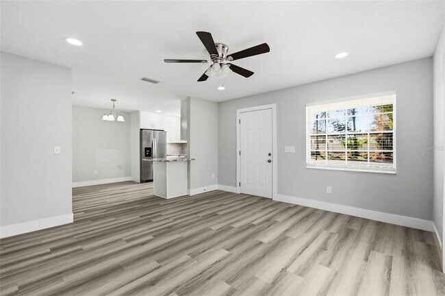 Foto del edificio - 123 Rae Dr