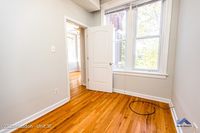 Building Photo - 2323 W Haddon Ave