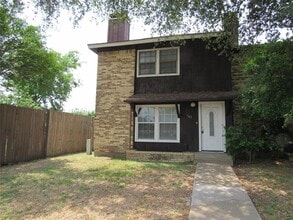 Building Photo - 749 Alice Ln