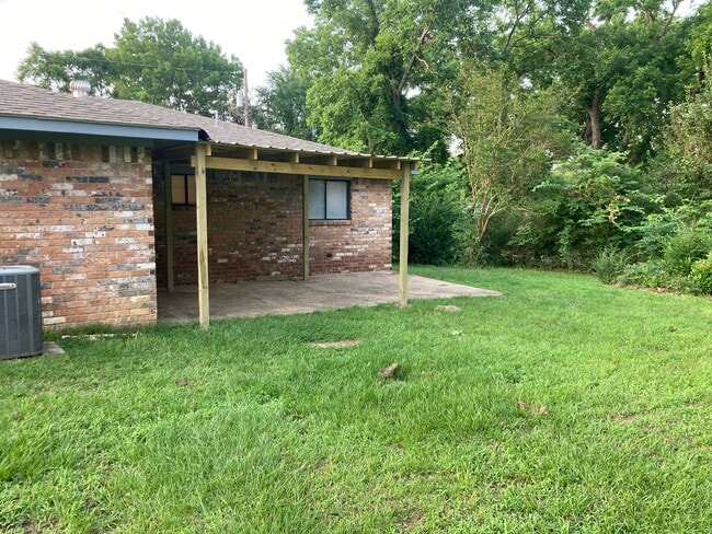 Building Photo - 2171 Red Bird Ln