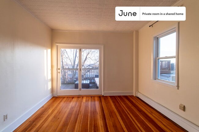 Building Photo - Room in Shared 5 bed/2 bath home