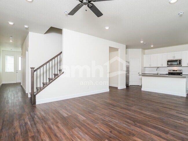 Foto del edificio - 6541 Enlightenment Dr