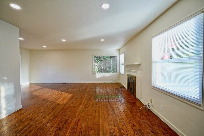 Foto del edificio - 101 Reed Blvd