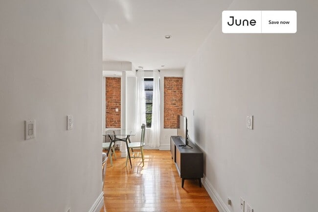 Building Photo - 23 E 109th St