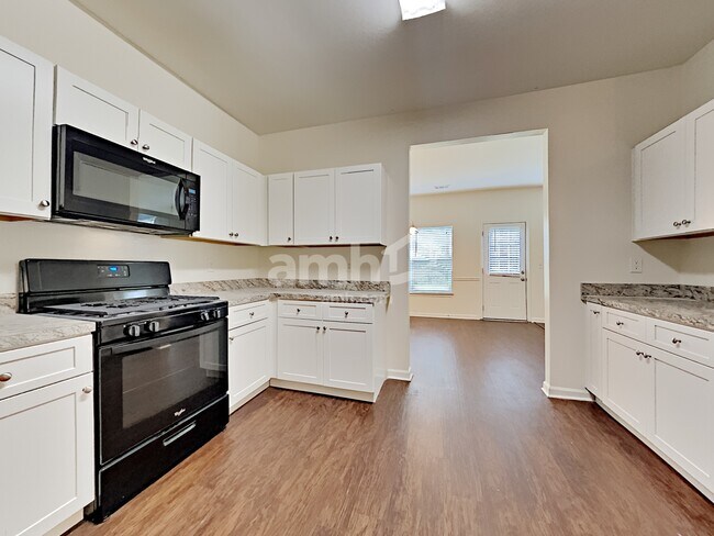 Foto del edificio - 2425 Valley Creek Dr