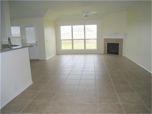 Foto del edificio - 3515 Bakerswood Dr