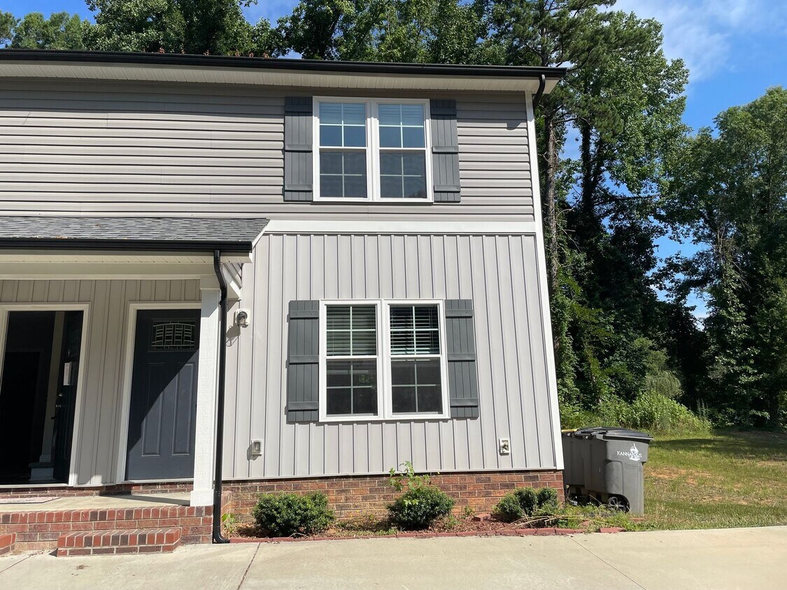 1004 Richard Ave, Kannapolis, NC 28081 Townhome Rentals in Kannapolis
