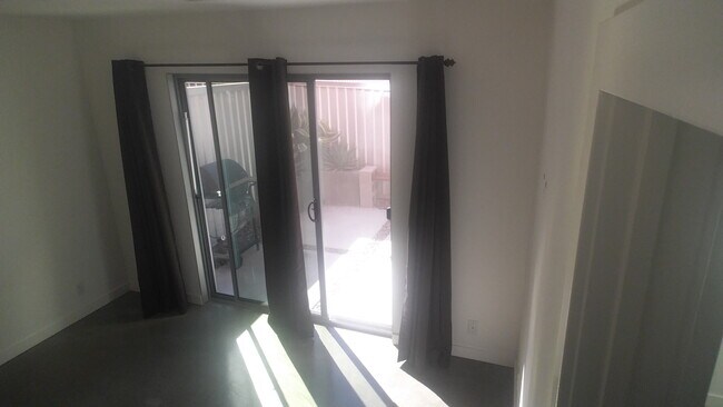 Foto del edificio - 223 Dougram Ave