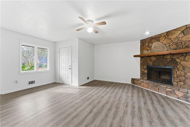 Foto del edificio - 2130 Fieldstone View Ct SE