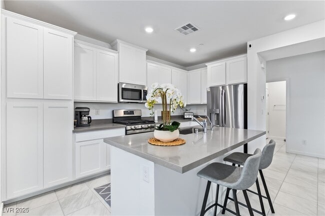 Foto del edificio - 965 Nevada State Dr