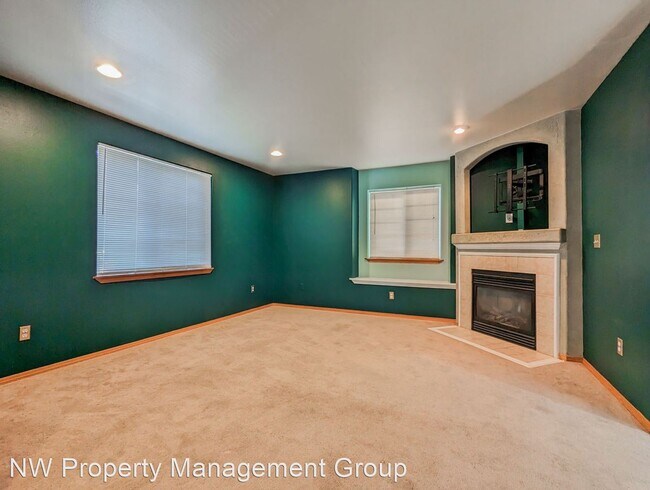 Building Photo - 3 br, 2.5 bath House - 11725 14th Ave W