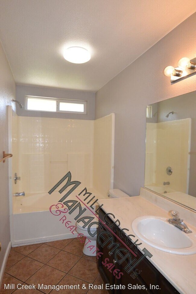 Building Photo - 3 br, 2 bath House - 3021 W. Loyola