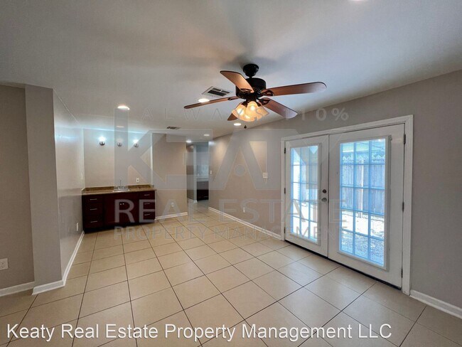 Foto del edificio - 3 br, 2.5 bath House - 605 Fox Run Avenue