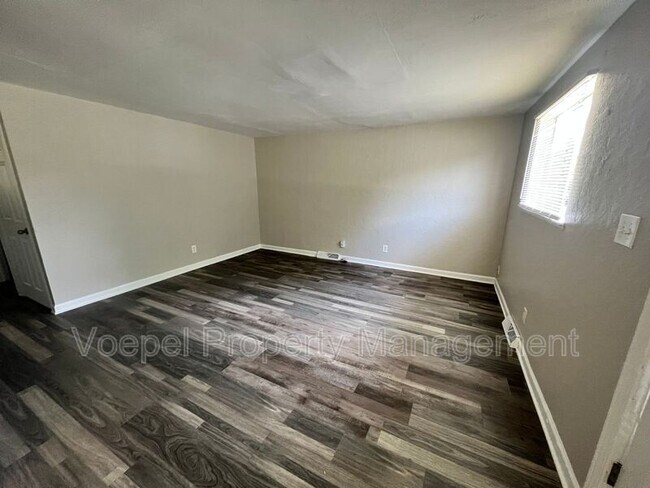 Building Photo - 4025 Springfield St