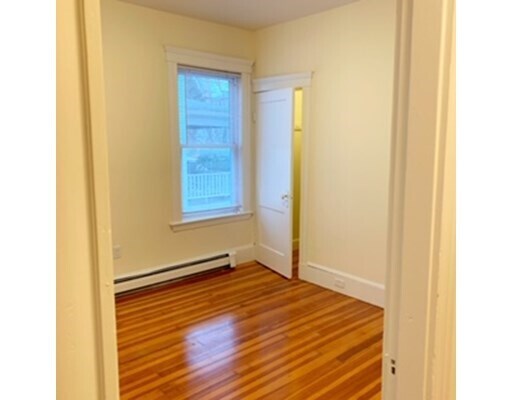 Primary Photo - 60 Warren Ave