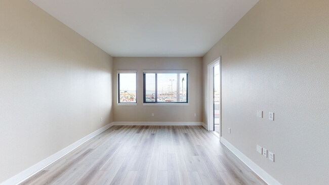 Interior Photo - Channel Mission Bay