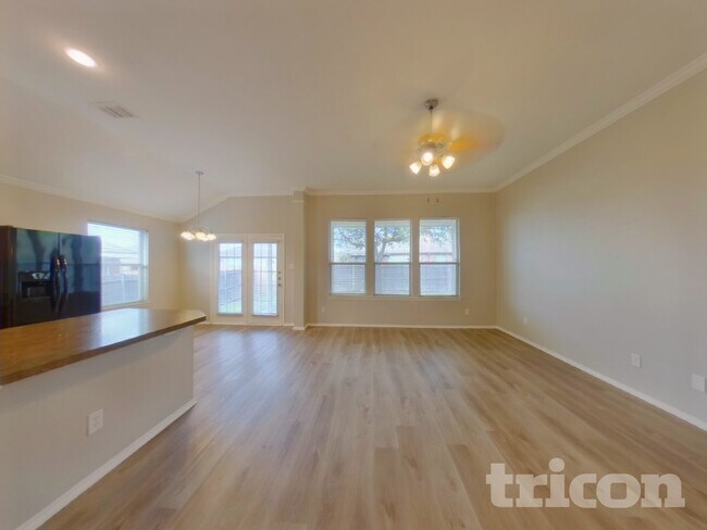 Building Photo - 6141 Tilapia Dr