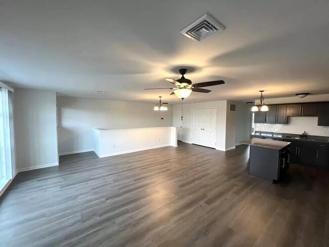 Building Photo - 1047 Cetronia Rd