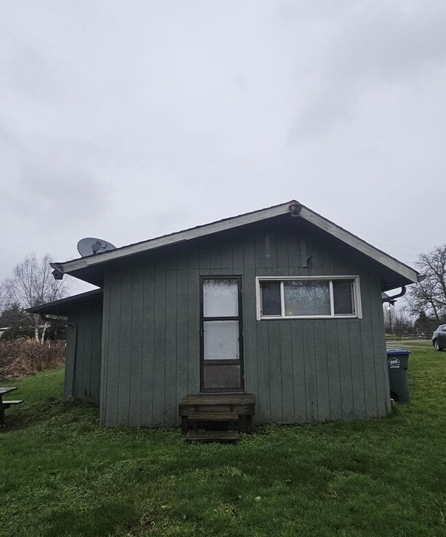 Building Photo - 2 Bedroom Home Located on the Outskirts of Bellingham!
