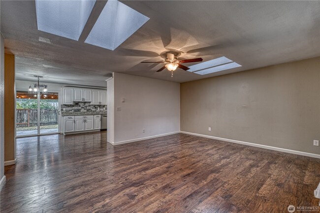 Foto del edificio - 11319 Carter Ave SW