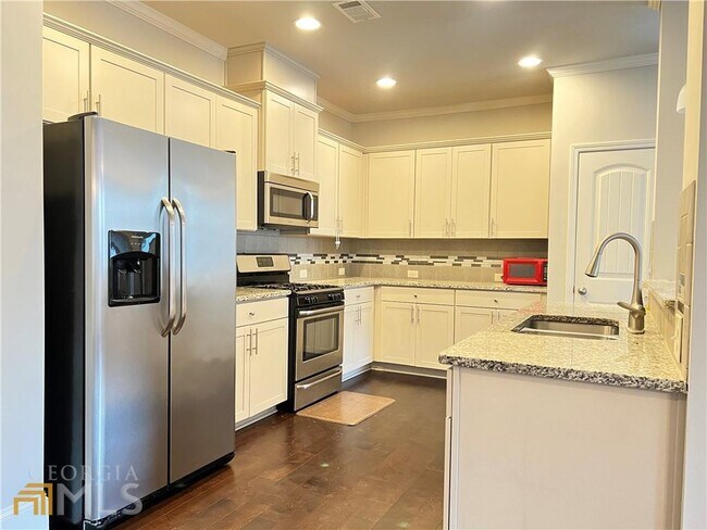 Building Photo - 213 Torch Dr