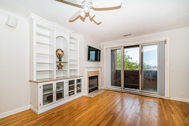 Foto del edificio - 7642 W Belmont Ave