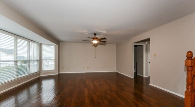 Foto del edificio - 805 Arlington Glen Dr