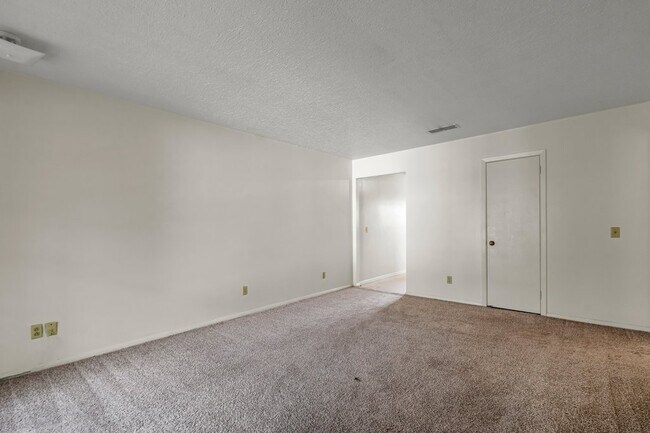 Foto del edificio - 26944 E Main St