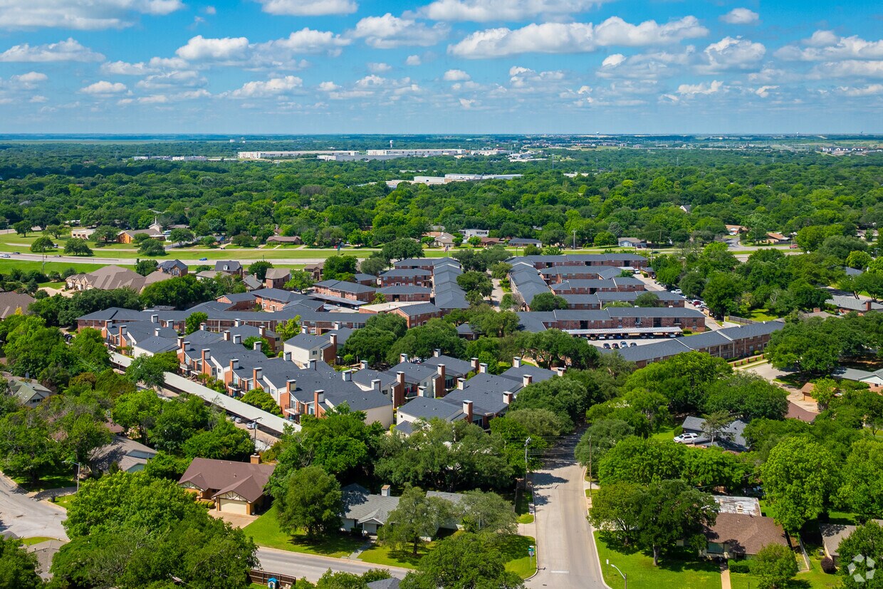 Foto principal - The Estates at Ridglea Hills