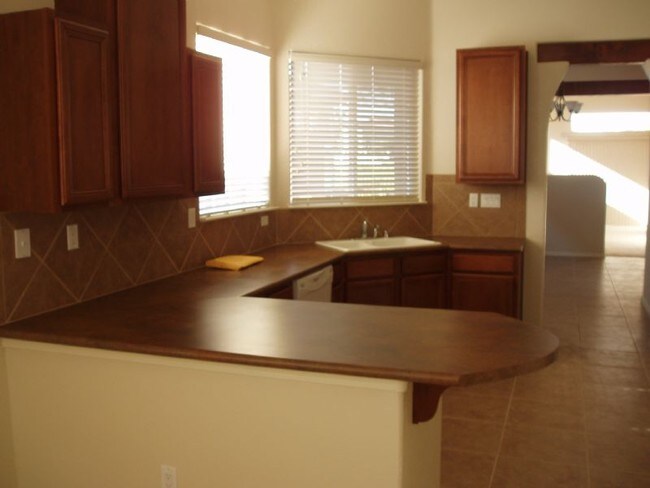 Foto del edificio - 3408 Lockerbie Dr SE