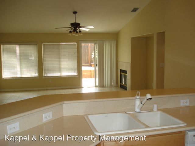 Building Photo - 4 br, 2 bath House - 600 Boone Drive