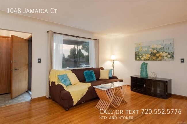 Building Photo - 1048 Jamaica Ct