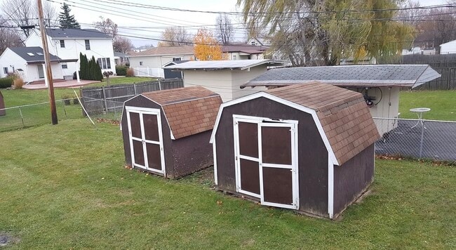 Building Photo - 235 Argus Dr