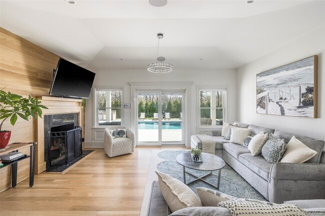 Building Photo - 9 Jennifers Path