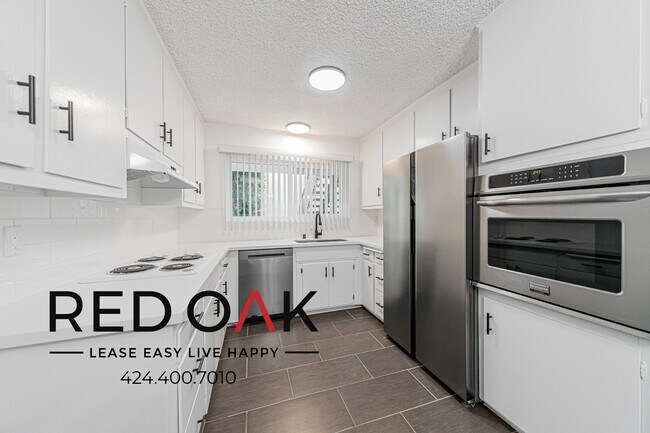 Building Photo - 18545 Clark St