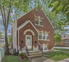Building Photo - 2345 Ridgeland Ave