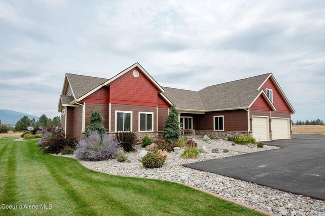 Building Photo - 2 acres, Shop, Rancher 4 bed 3 bath