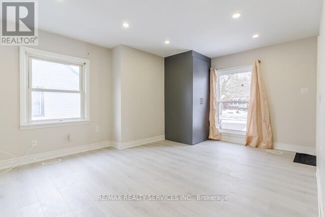 Building Photo - 73 Drury Ln