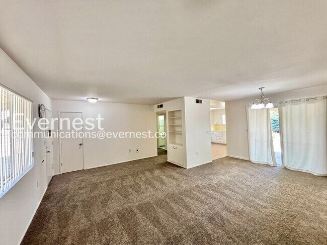 Foto del edificio - 29435 Carmel Rd