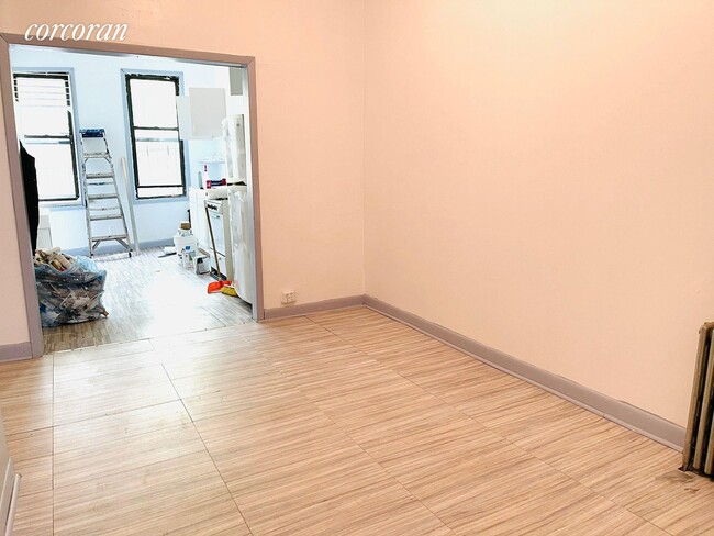 Building Photo - 296 Troutman St