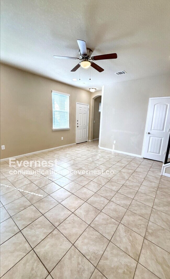 Foto del edificio - 2880 Donnell Dr