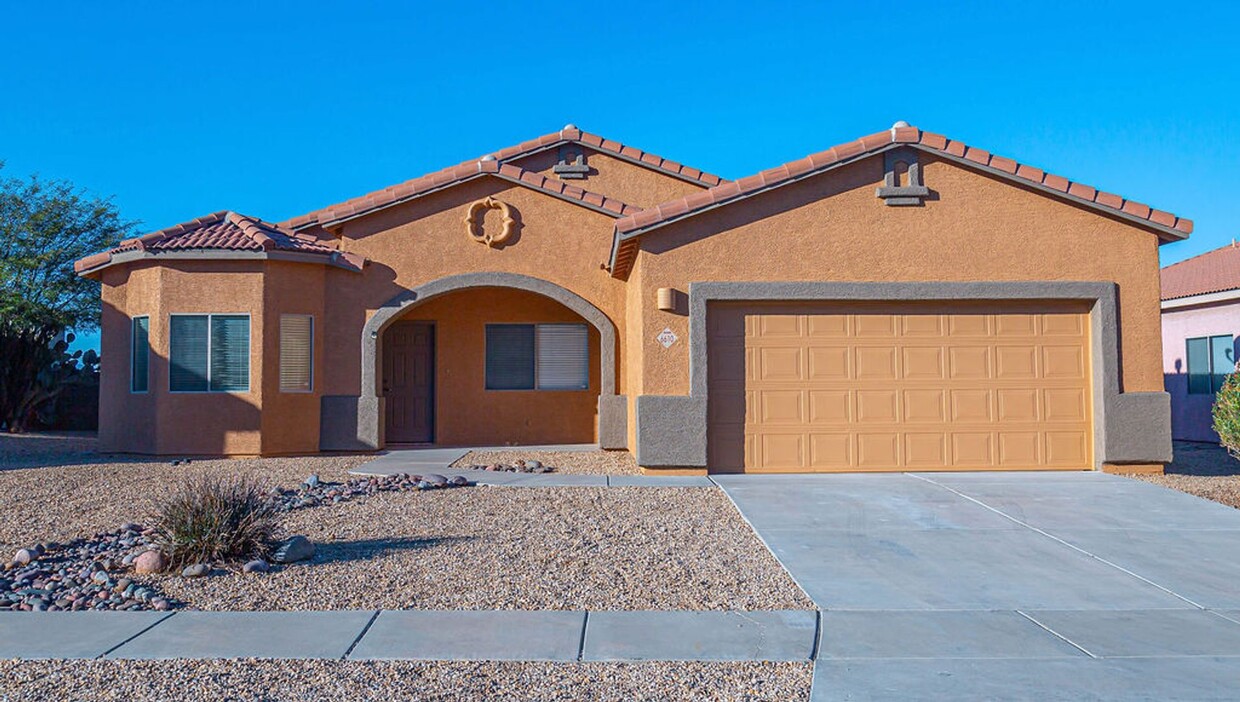 Primary Photo - Southwest Home With Brand New Hard Floorin...