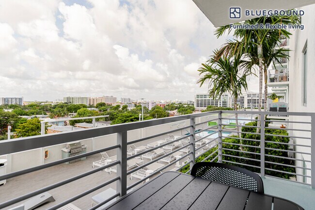 Foto del edificio - 1000 NW 7th St