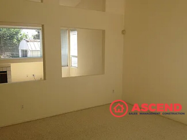 Foto del edificio - Beautiful 4 bedroom Two-Story Home!