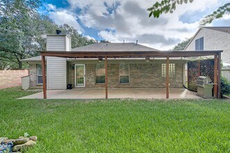 Building Photo - 22926 Rainbow Bend Ln