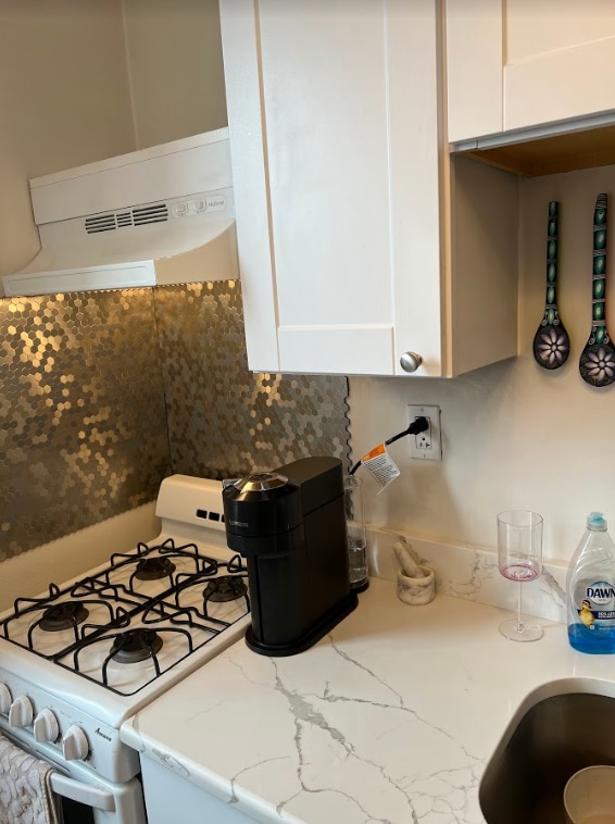 Building Photo - 48-54 Queensberry St